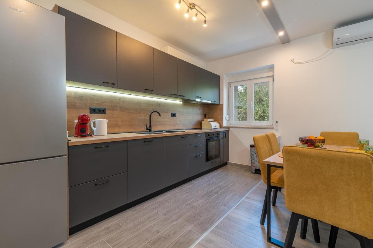 Apartman Galeb Трогир Экстерьер фото