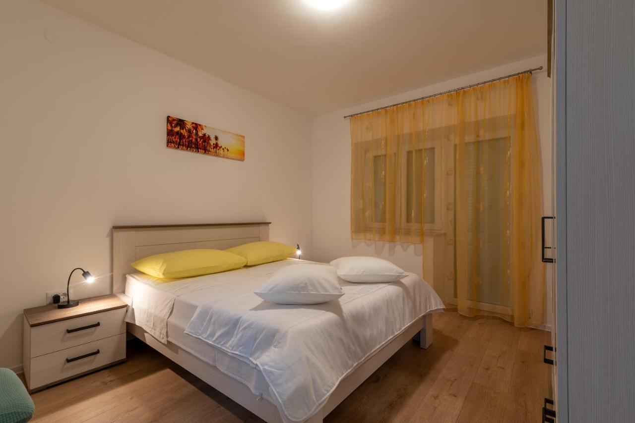 Apartman Galeb Трогир Экстерьер фото